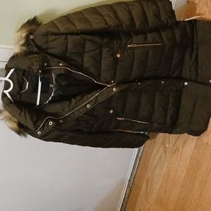 Ivanka Trump / M-size winter coat with hood